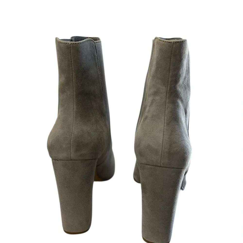 Steve Madden Suede Leather Ankle Effect Preppy Almond Toe Booties 7.5 Stone Gray